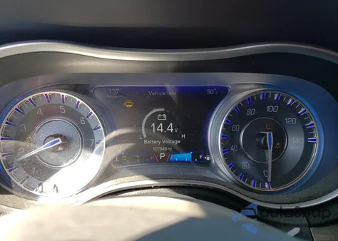 2017 Chrysler 300 Limited z USA, uszkodzony, nr VIN 2C3CCAAG6HH596801